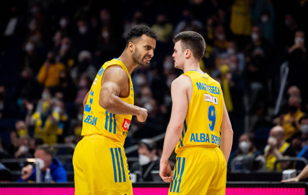 刀阔斧的投 刀阔斧的投