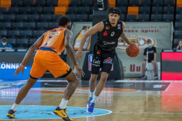 地找到队友 地找到队友