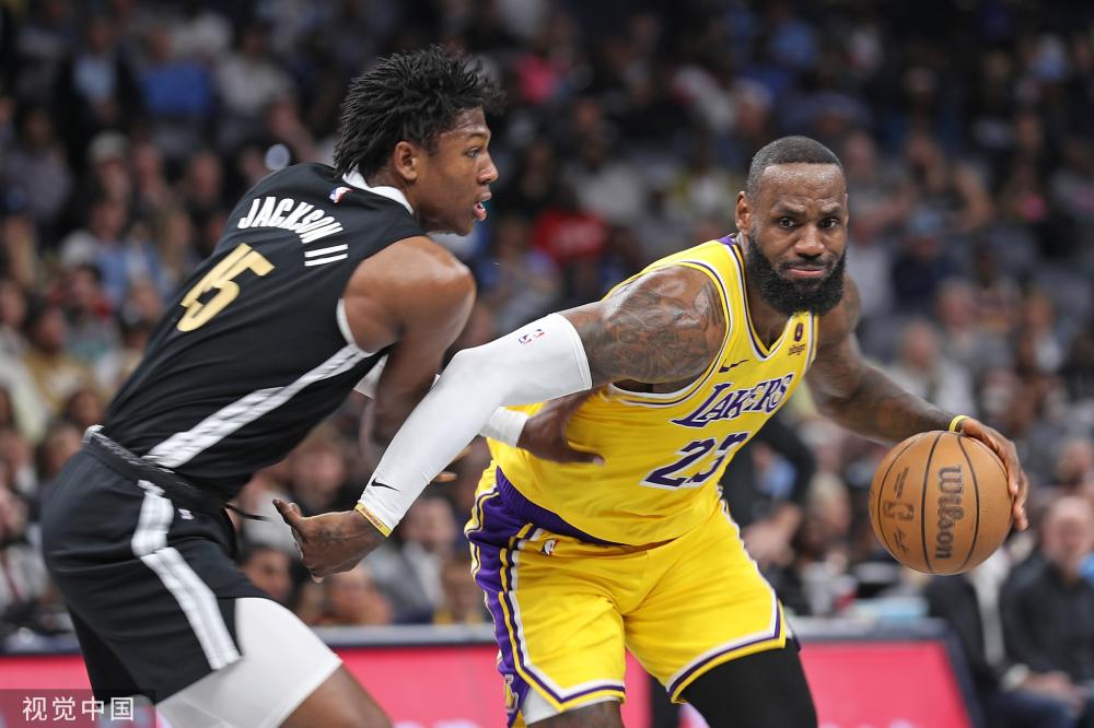 他不曾因为 他不曾因为