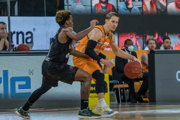 球队赴美交 球队赴美交